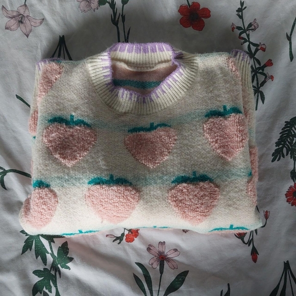 Peachy Sweater - Picture 2 of 2